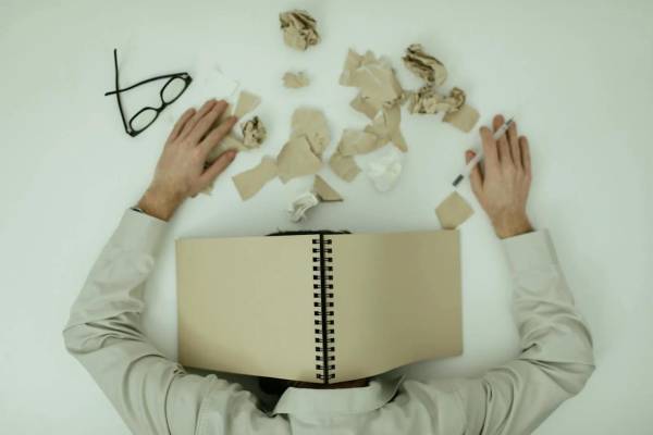 &iquest;Abrumado por la autoexigencia en el trabajo? Podr&iacute;a estar experimentando 'Sisifemia'
