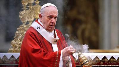 Vaticano reforma sus leyes para castigar abusos contra menores y adultos