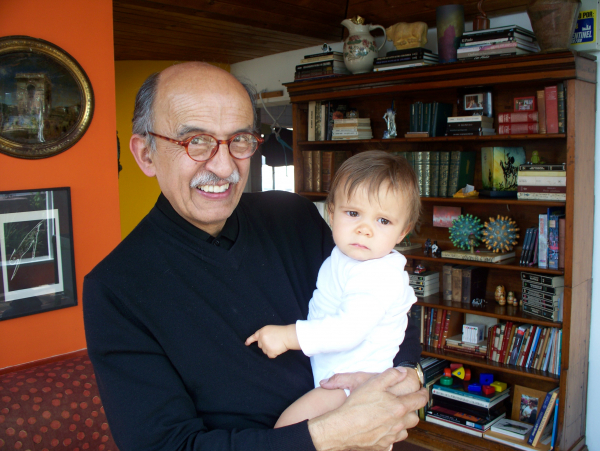 Fernando Garavito con su hija menor Manuela Garavito Welton, en 2007. Y Fernando Garavito con su primer nieto.