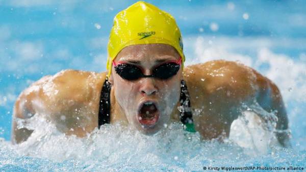 Nadadora australiana se retira de eliminatorias olímpicas al denunciar a "pervertidos" en el deporte