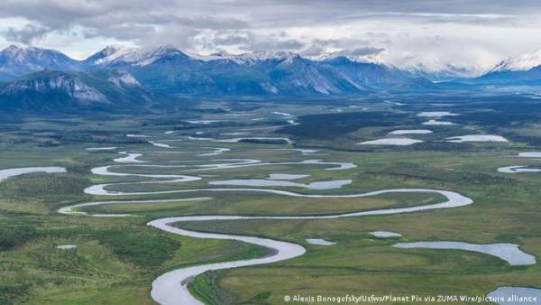 Biden suspende perforaciones de petróleo y gas en reserva del Ártico
